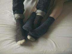 いつだって余裕に、対応できるよう。冬の抜き知らずフットネイル12選