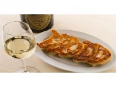 餃子女子が集結する餃子専門ワインバルが八丁堀にオープン