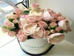 ただのシンプルネイルでは終わらない。甘すぎないピンクベージュで大人上品ネイル