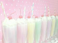 なってみたい、あんな子に。ほんのりガーリーな3つのミルクネイル