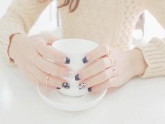 冬のオフィスネイルは上品ネイビーで。良い女になる綺麗系デザイン15選