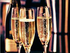 金曜日はシャンパン女子会。高級ホテルの“フリーフロー“で酔いしれる瞬間を