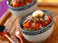 ピリ辛こくウマ＆温玉のせ！ サーモンの韓国風漬け丼