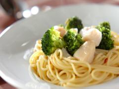 10分で完成！ ホタテとブロッコリーのオイルパスタ