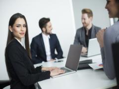 デスクワークしつつもダイエットできるちゃっかり技5つ