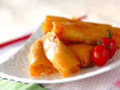 子どもも大人も大好き！ ピザ風ポテト春巻き