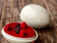 デンマーク発のチョコレートブランド「サマーバード オーガニック」から卵型のクリスマス