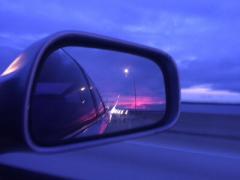 一度はチャレンジしたい。注目のミラーネイルでさりげなくor派手おしゃれネイル