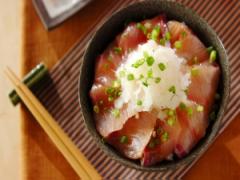 脂がのったブリを贅沢に味わう！ ブリの漬け丼