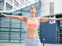 腹式呼吸は万能なエクササイズ！？毎日3分で便秘解消！