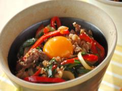 甘辛いタレが食欲をそそる！ プルコギ釜玉うどん