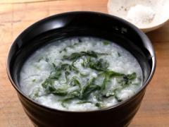 和製ハーブを使った「よもぎ粥」