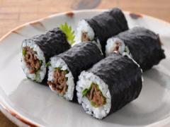 究極の贅沢海苔巻き!? 「焼き肉と大葉の海苔巻」