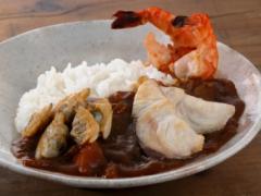 魚介とカレーソースの完璧な二重奏「シーフードカレー」