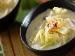 栄養とうまみたっぷり旬の味！ アサリと白菜の和風チャウダー