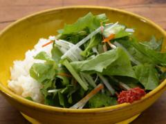 野菜不足解消の必殺技「新鮮野菜の混ぜご飯」
