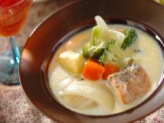 ほっこり温まる冬のごちそう！ 鮭とブロッコリーのクリームシチュー