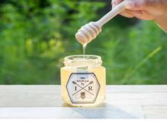 ハチミツ好き必見！個性豊かな色や味わいの違いを楽しめる「むろうはちみつ」