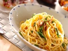 旬の野菜をたっぷりのせて クレソンのカルボナーラ