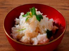 貝柱の旨味と三つ葉の芳香のマリアージュ「水煮貝柱さっと煮の混ぜご飯」