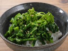 お茶碗の中は菜の花畑「菜の花オリーブオイル炒めのっけ」