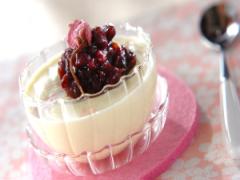 小豆の甘さと、桜の花の塩気が絶妙！ 桜のパンナコッタ