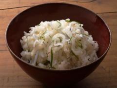 お腹がすいた。でも作るのは億劫…という時の「ちりめん雑魚・千切りたくわんの混ぜご飯