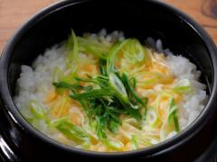 身体を芯から温める、栄養たっぷりのほっこり「ねぎ雑炊」