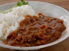 食べたい時が作り時「簡単カレー カイワレ大根添え」