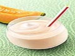 クリーミーなシェイクに濃厚メロンがベストマッチ！“メロンにミルクをかける”通な食べ