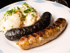 ホンモノの肉好きこそ行くべし！絶品「極太チョリソー」など、南米の肉料理が食べられる