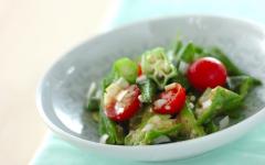 簡単で万能！ 和えるだけのオクラとプチトマトのナムル