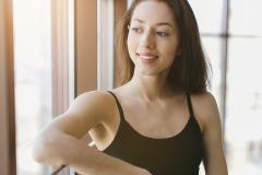 しわ、たるみを撃退する裏技！「全身タイツスクワット」とは？