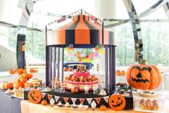 ヒルトン東京ベイ、新作デザートブッフェはハロウィーン　ゴースト＆モンスター風デザー