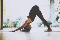 真夏のむくみにサヨナラを！～全身をストレッチするヨガポーズ編～