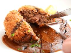 イタリアンなのにメンチカツが絶品！『山の上ホテル』『サバティー二』出身シェフが独立