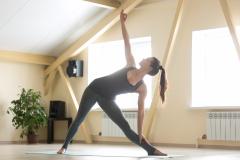 一気にヒップアップ&amp;ウエスト痩せ！万能な三角ヨガポーズ