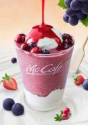 マックカフェ、葡萄×ミックスベリーの絶妙なハーモニー　チーズムースがのった贅沢スムー