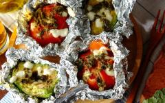 屋内でアウトドア気分に、お家で簡単バーベキューレシピ