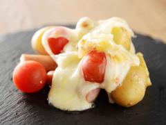 とろ～り熱々チーズが超おいしい！ チーズのプロが気さくにもてなす、チーズづくしの隠れ