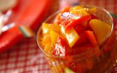 作り置きおかずとしても大活躍！ お弁当の彩りに、パプリカのマリネ