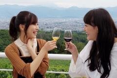 佐野ひなこ＆松井愛莉の2人旅が可愛すぎ！絶景満喫＆森のコテージでお泊り旅