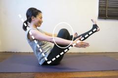 パンツのサイズを落としたい！下半身を引き締めるバランスポーズ