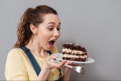 “食欲の秋”のデブ化をストップ！「食べ過ぎ」を予防するヨガ・ツボ