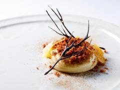 枝そっくりな料理はどんな味!? アーティスティックな皿に心が躍る北欧フレンチ『コフク』