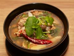 世界に広がり始めたタイ東北部「イサーン料理」が日本に来た！