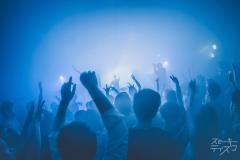 煙の中で踊って音楽に没入「スモーキーディスコ」再び　燻製フードやシーシャ体験も