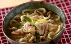 こんなスープ初めて？！ 鶏のうま塩うどん