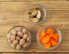 お弁当や作り置きに！冷めてもおいしい「筑前煮」の基本レシピ