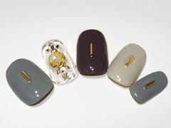 パールを主役にシックなカラーでまとめたデザイン【365日ネイル】 |